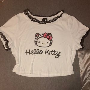 Hello kitty shirt for sale and it’s in size 2XL